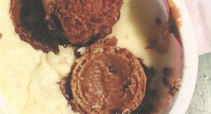 奇趣蛋巧克力内现虫子 超市:已下架