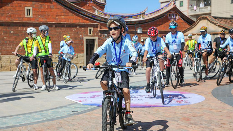 爱可逾山越海&mdash;&mdash;台湾&ldquo;单车天使&rdquo;的十年&ldquo;骑迹&rdquo;